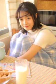 强行玩弄办公室新婚少妇